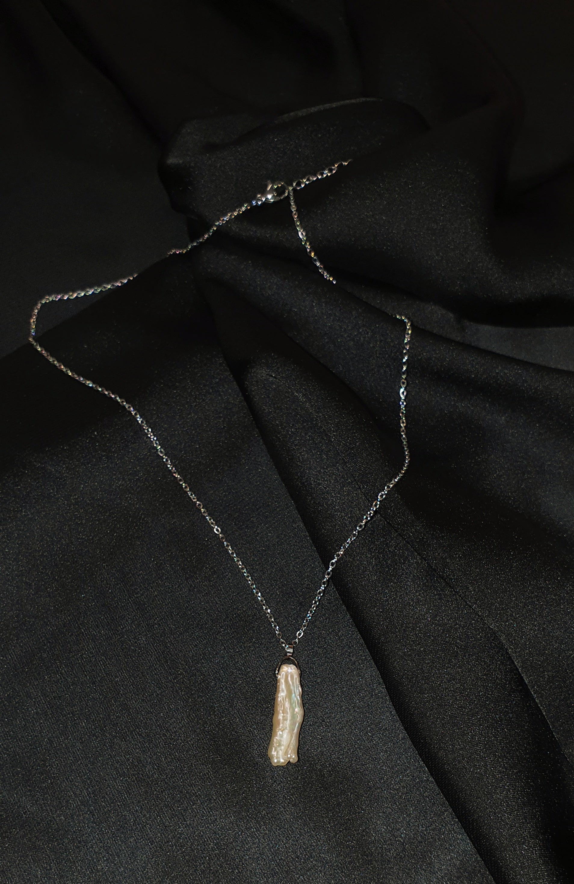 JES Original Eclipse Pearl Set - Barokke Zoetwaterparels Ketting & Oorbellen